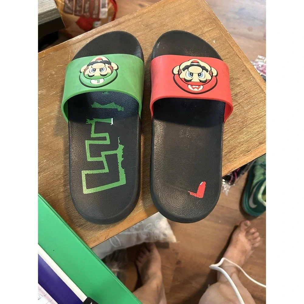 Nintendo Little & Big Boys‎ Mario and Luigi Soccer Slides Size 4